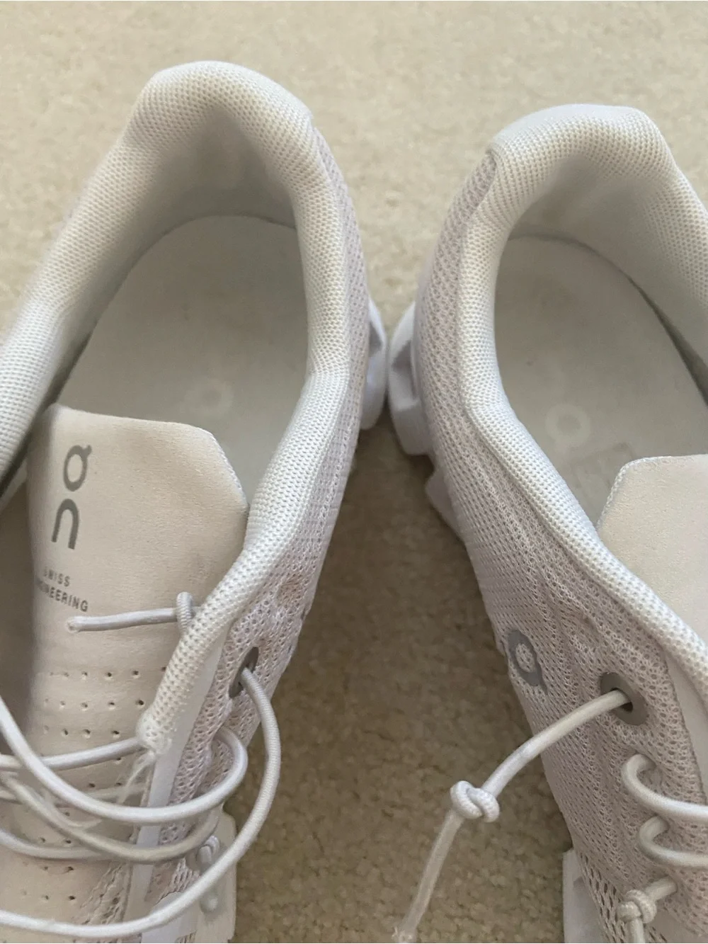 On Running Cloud 5 Women's Athletic Shoe - Pearl White size 9.5 gentle used